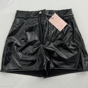 Sz 0 pvc vegan leather wet look shorts